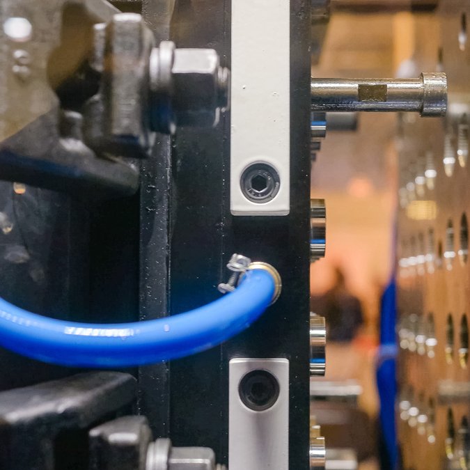 Injection molding machine